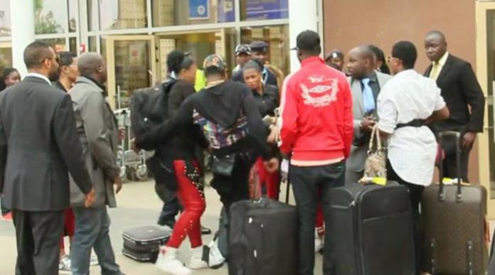 Koffi Olomide Kicks Dancer