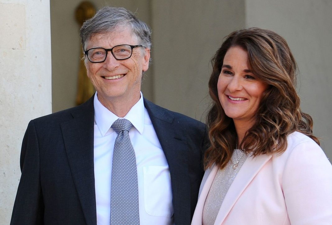 Married 25 Years, Bill and Melinda Gates Wash Dishes ...