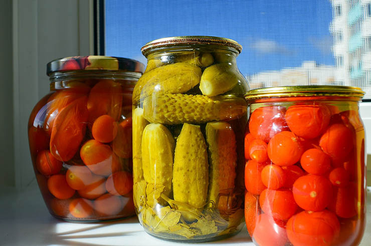 Avoid These Foods, Stay Away From Cancer 4 Canned foods
