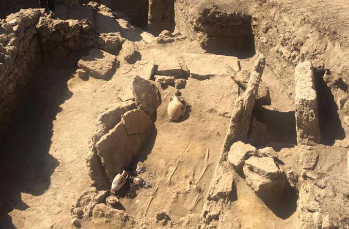 pompeii tomb