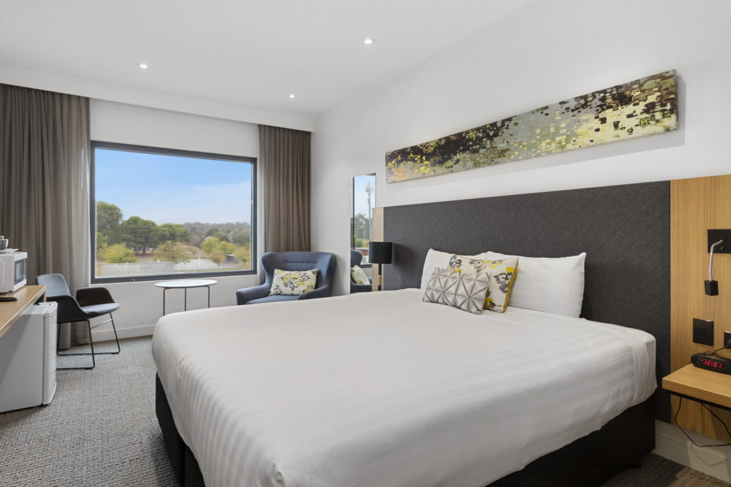 021_Open2view_ID567182-AU883_Quality_Hotel_Rules_Club_Wagga rules