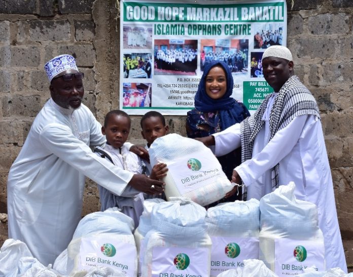 donates food