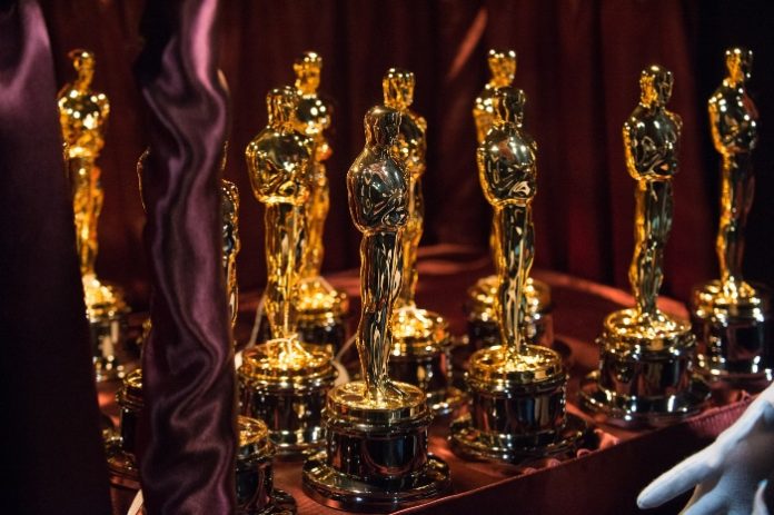 Oscars_statuettes (1) Entertainment Industry