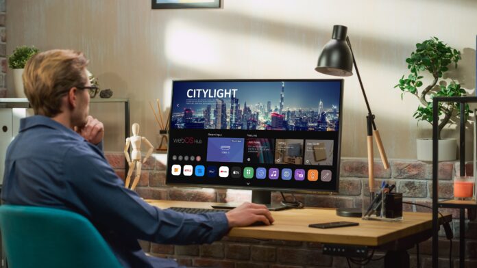 Additional1) webOS Hub 2.0S_Smart Monitor Lifestyle (1) Smart TVs